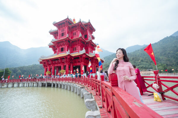 Hoa Nghiem Bell Tower